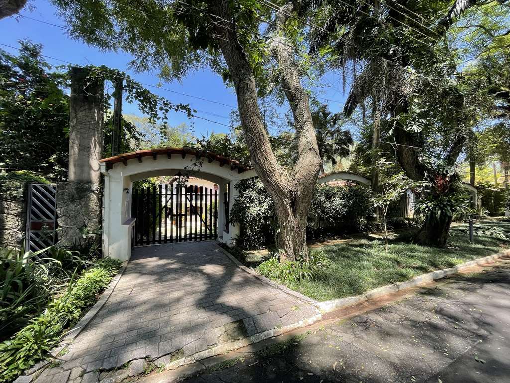 Linda Casa com 4 dormitórios / 2 suíte na Granja Viana, foto 3 de 55