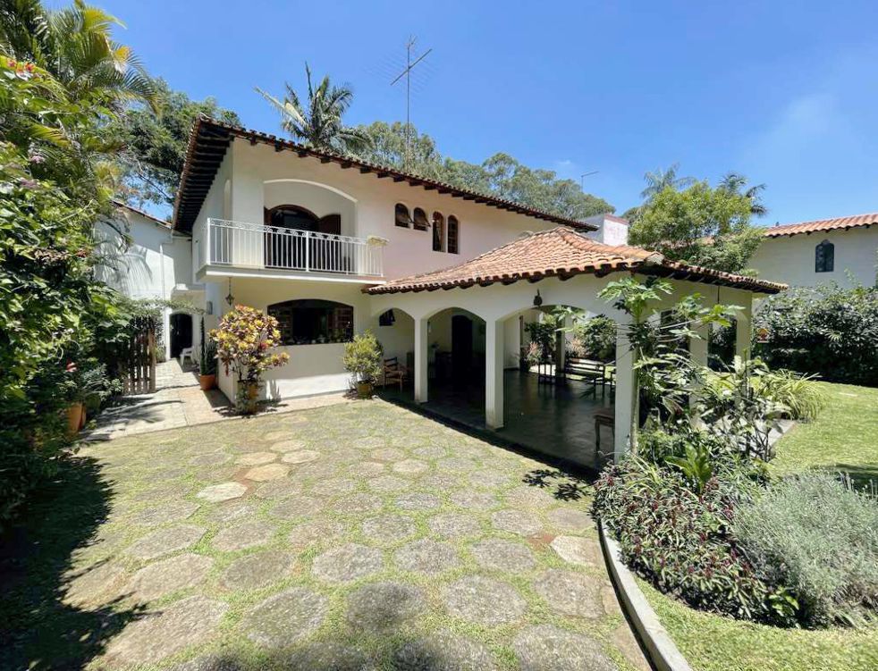 Linda Casa com 4 dormitórios / 2 suíte na Granja Viana, foto 8 de 55