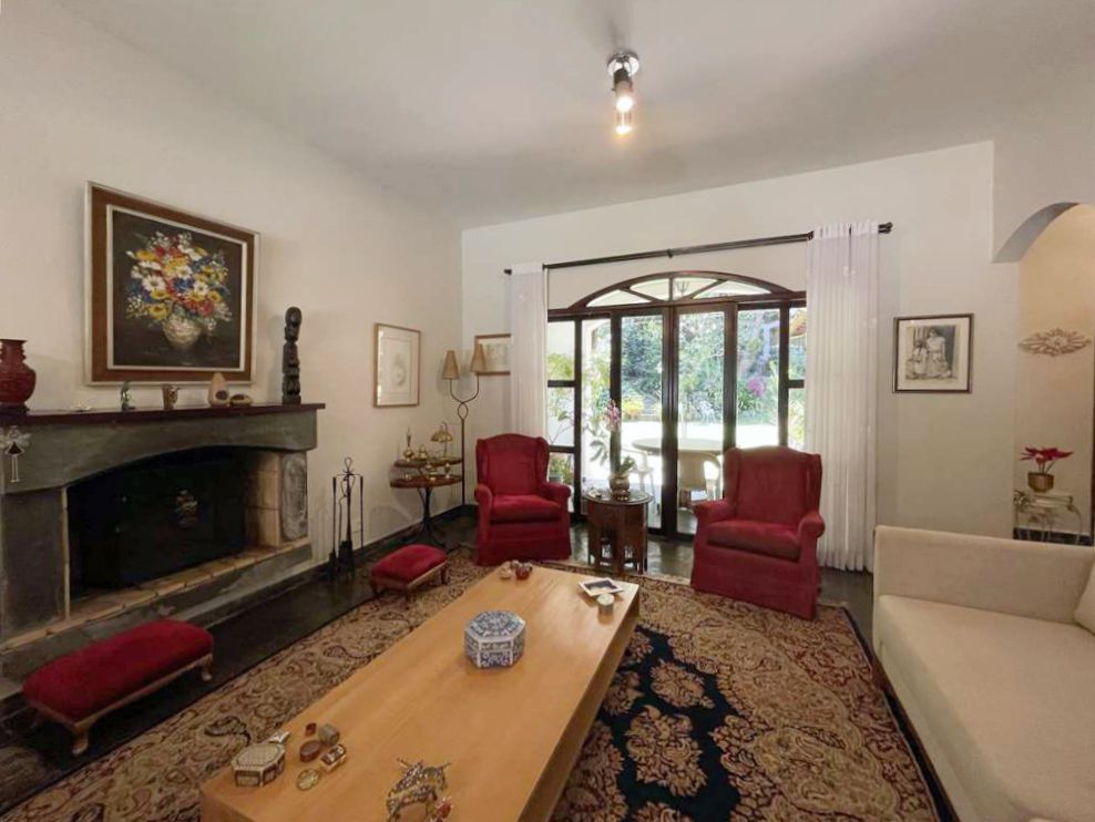 Linda Casa com 4 dormitórios / 2 suíte na Granja Viana, foto 15 de 55