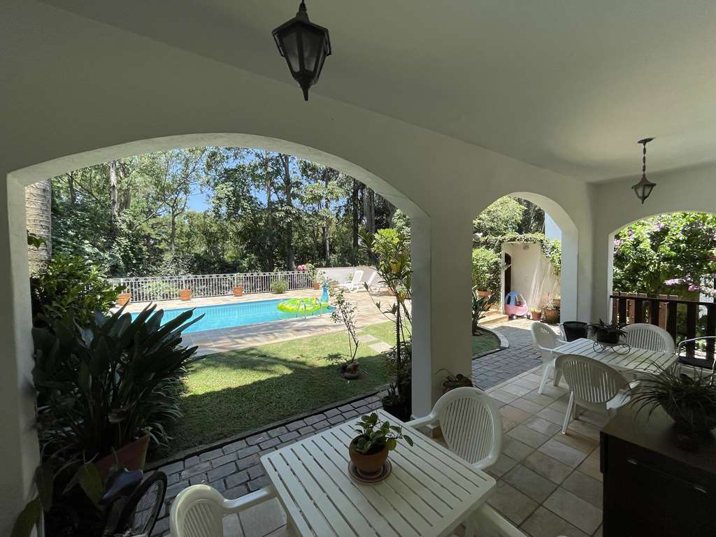 Linda Casa com 4 dormitórios / 2 suíte na Granja Viana, foto 18 de 55