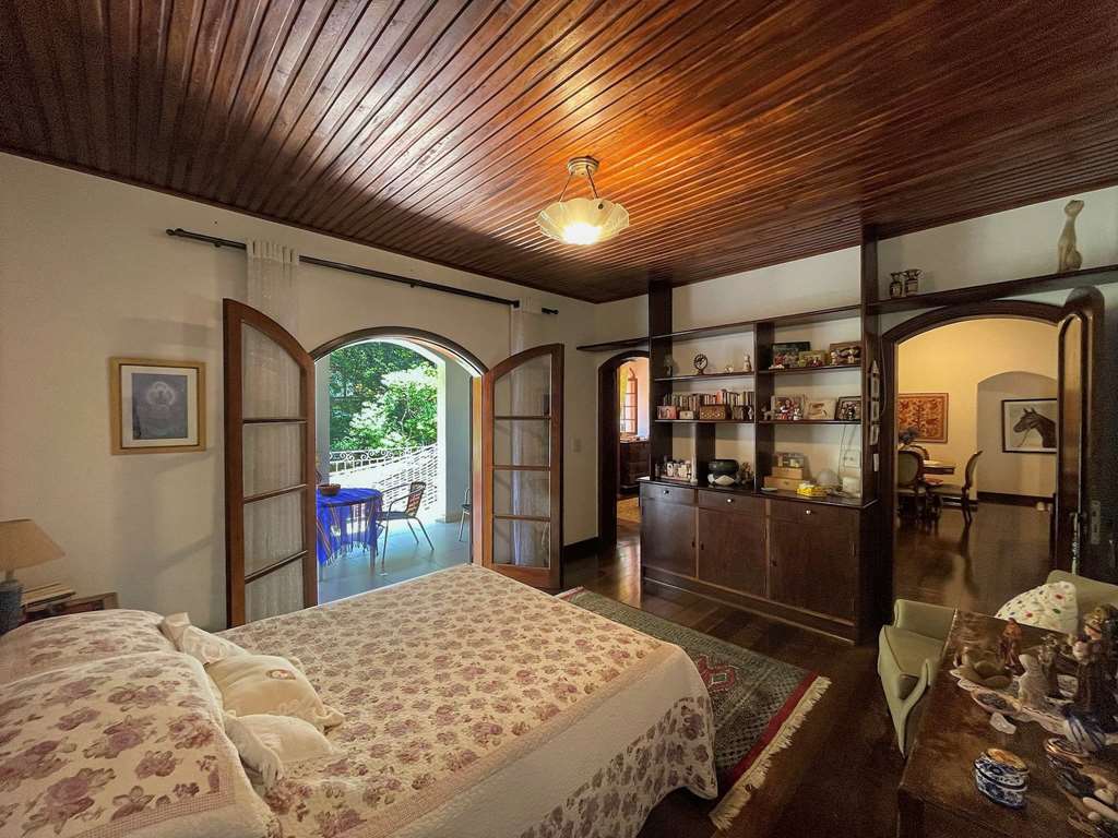 Linda Casa com 4 dormitórios / 2 suíte na Granja Viana, foto 34 de 55