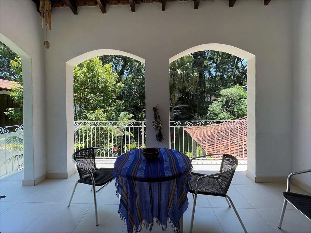 Linda Casa com 4 dormitórios / 2 suíte na Granja Viana, foto 36 de 55