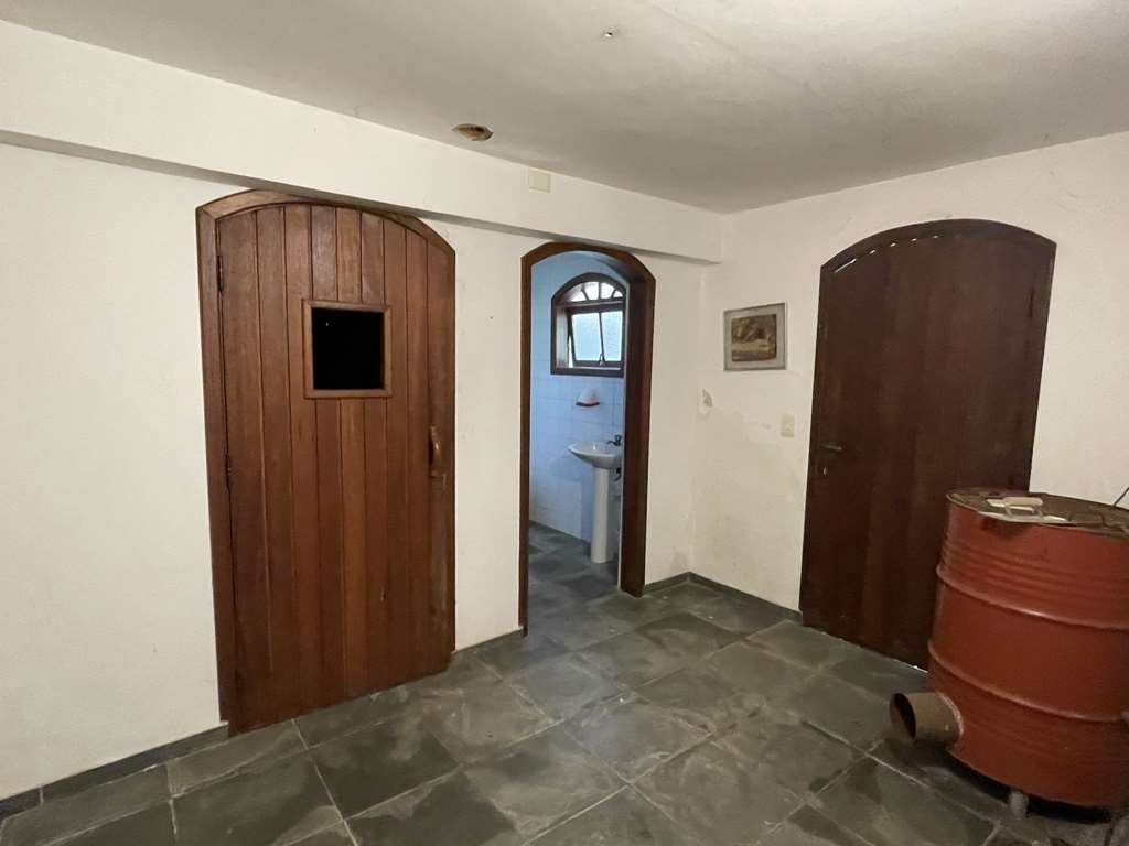Linda Casa com 4 dormitórios / 2 suíte na Granja Viana, foto 53 de 55