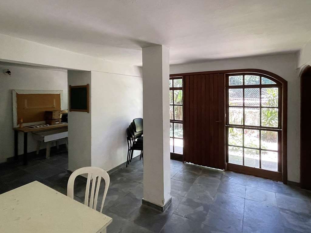 Linda Casa com 4 dormitórios / 2 suíte na Granja Viana, foto 54 de 55