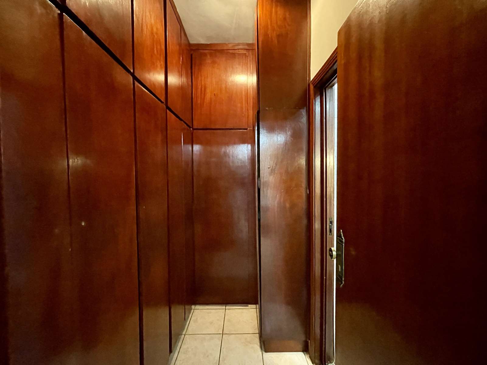 Casa térrea com 3 suítes na Granja Viana, foto 3 de 48
