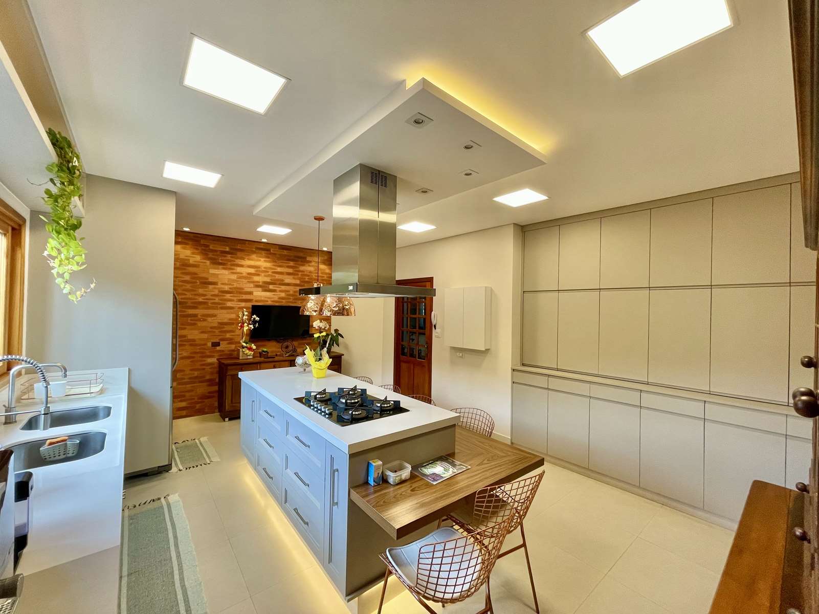 Casa térrea com 3 suítes na Granja Viana, foto 6 de 48