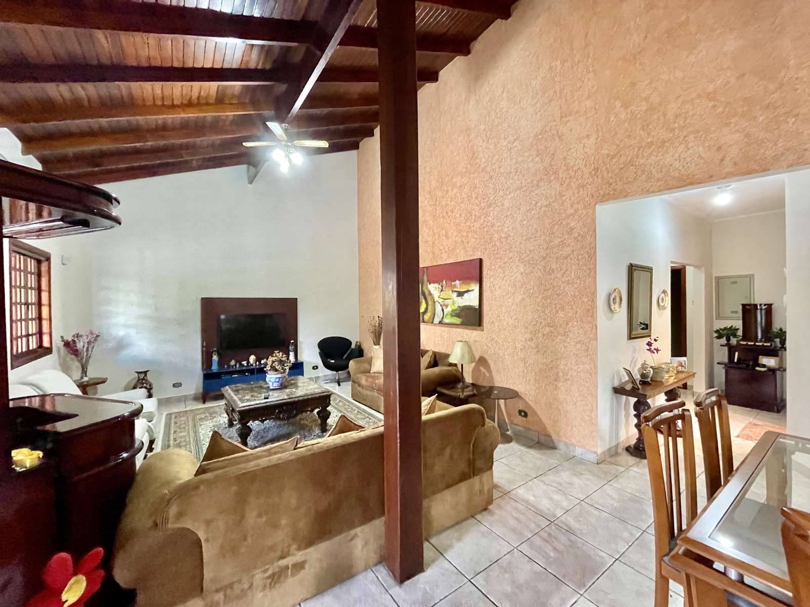 Casa térrea com 3 suítes na Granja Viana, foto 7 de 48