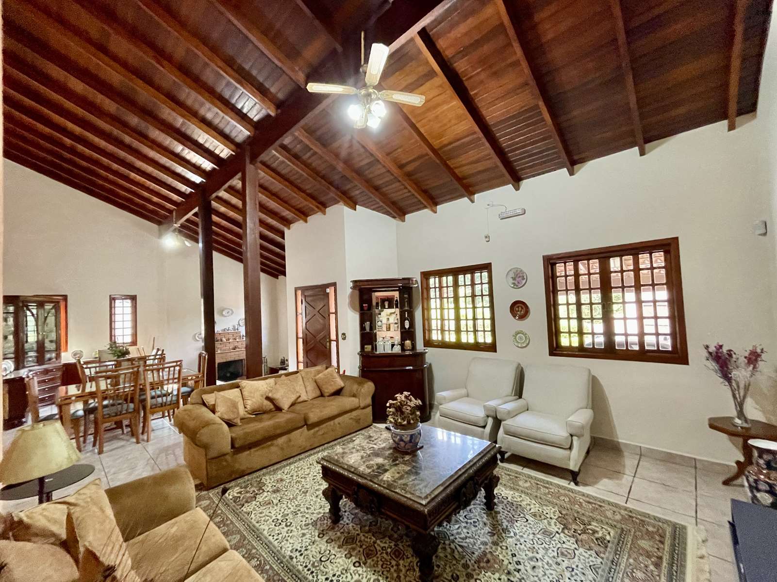Casa térrea com 3 suítes na Granja Viana, foto 17 de 48