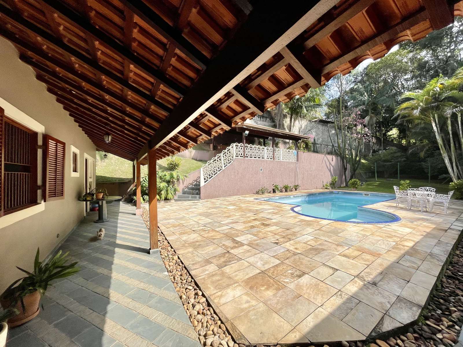 Casa térrea com 3 suítes na Granja Viana, foto 27 de 48