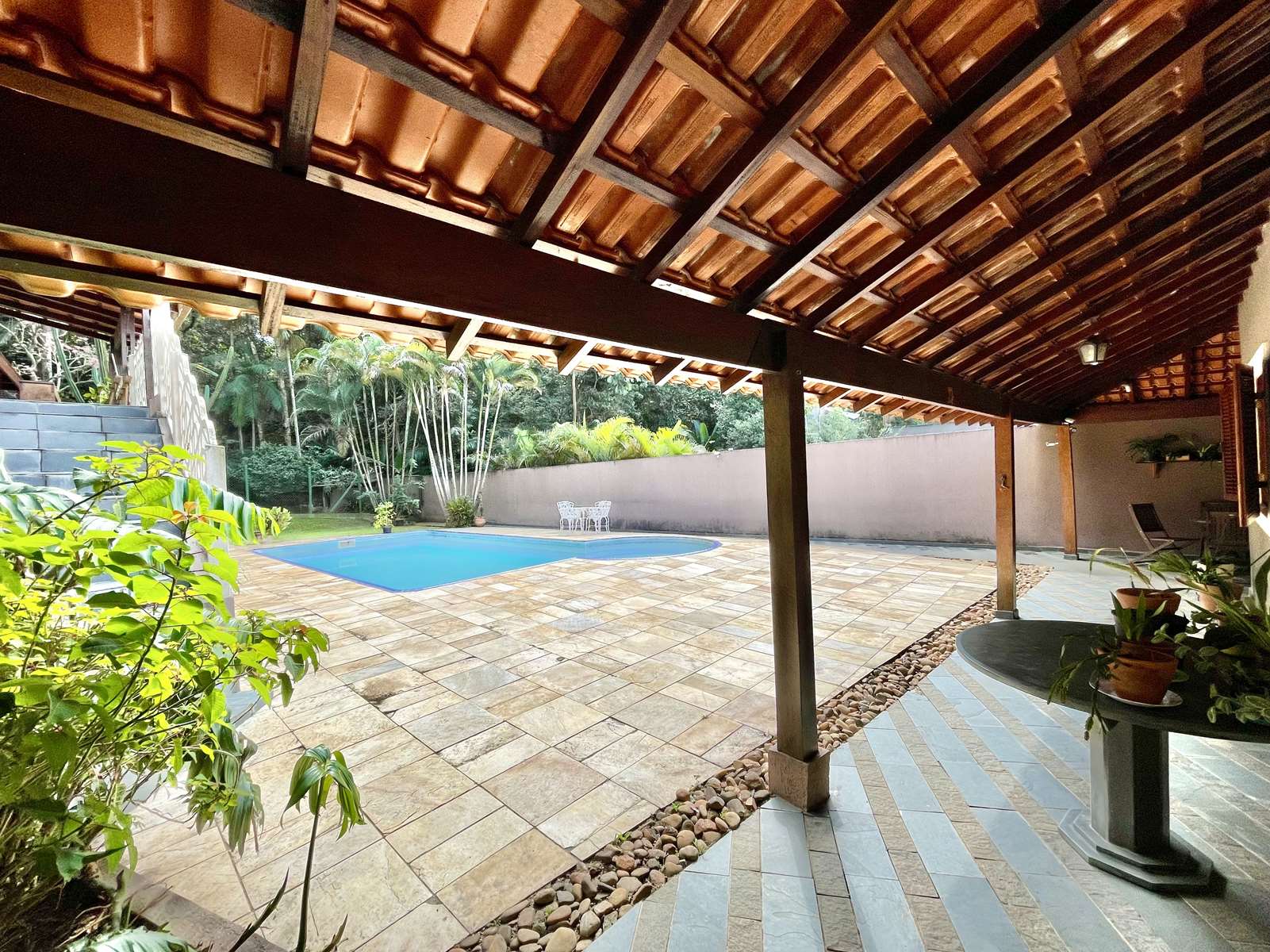 Casa térrea com 3 suítes na Granja Viana, foto 34 de 48