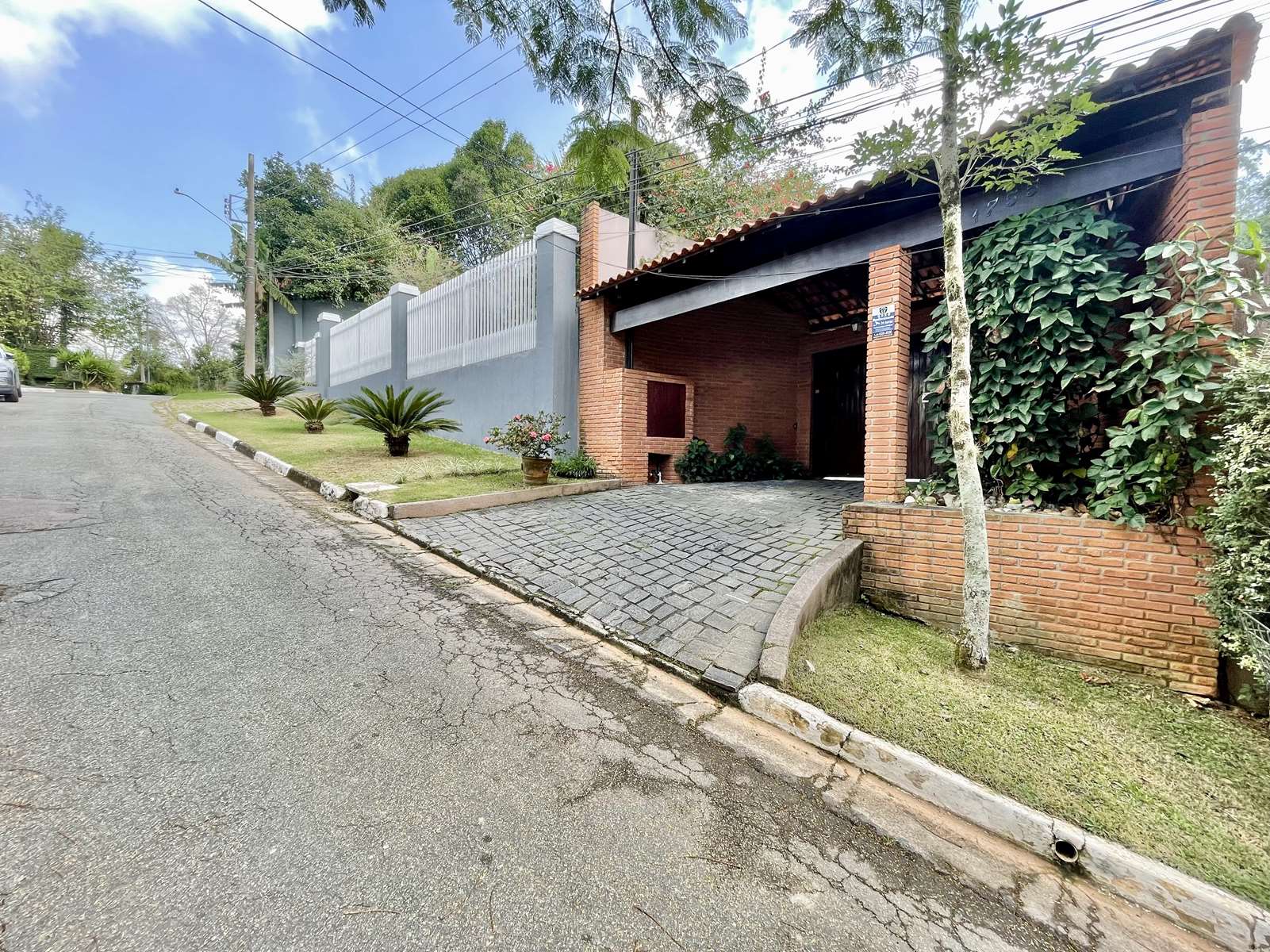 Casa térrea com 3 suítes na Granja Viana, foto 36 de 48
