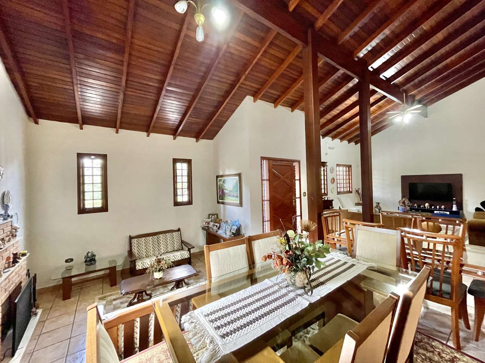 Casa térrea com 3 suítes na Granja Viana, foto 40 de 48