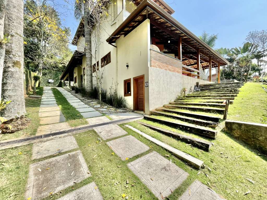 Casa com 4 suítes, piscina e campo de futebol na Granja Viana, foto 4 de 48
