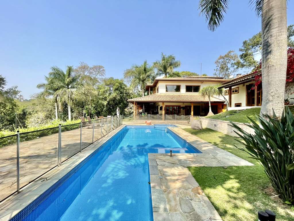 Casa com 4 suítes, piscina e campo de futebol na Granja Viana, foto 6 de 48