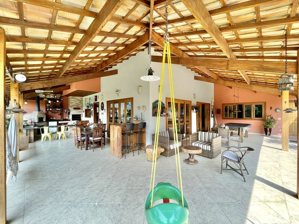 Casa com 4 suítes, piscina e campo de futebol na Granja Viana, foto 8 de 48
