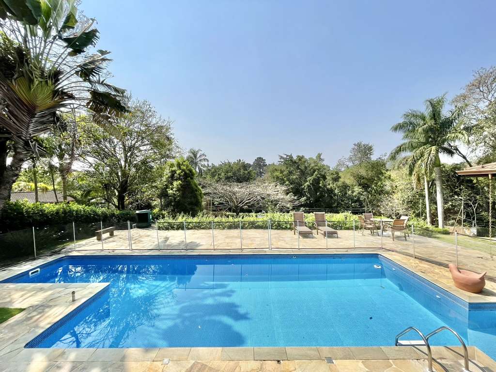 Casa com 4 suítes, piscina e campo de futebol na Granja Viana, foto 10 de 48