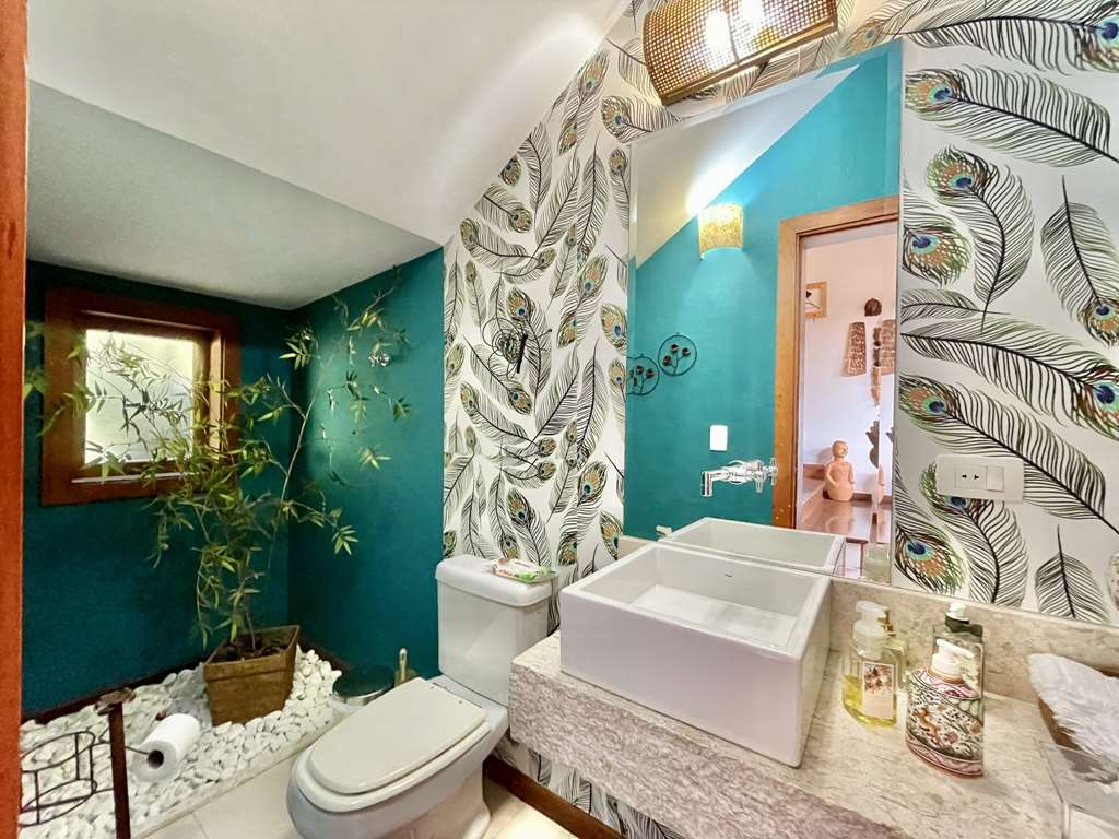 Casa com 4 suítes, piscina e campo de futebol na Granja Viana, foto 19 de 48
