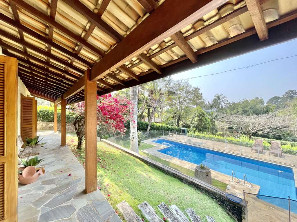 Casa com 4 suítes, piscina e campo de futebol na Granja Viana, foto 43 de 48