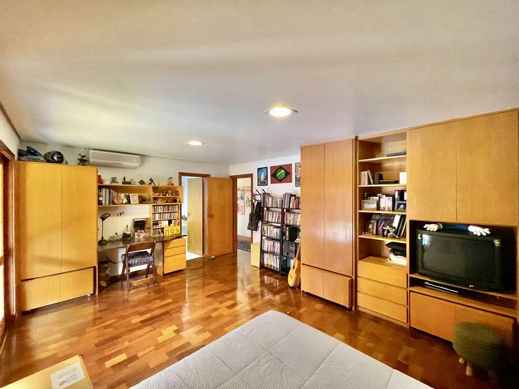 Casa com 4 suítes, piscina e campo de futebol na Granja Viana, foto 44 de 48