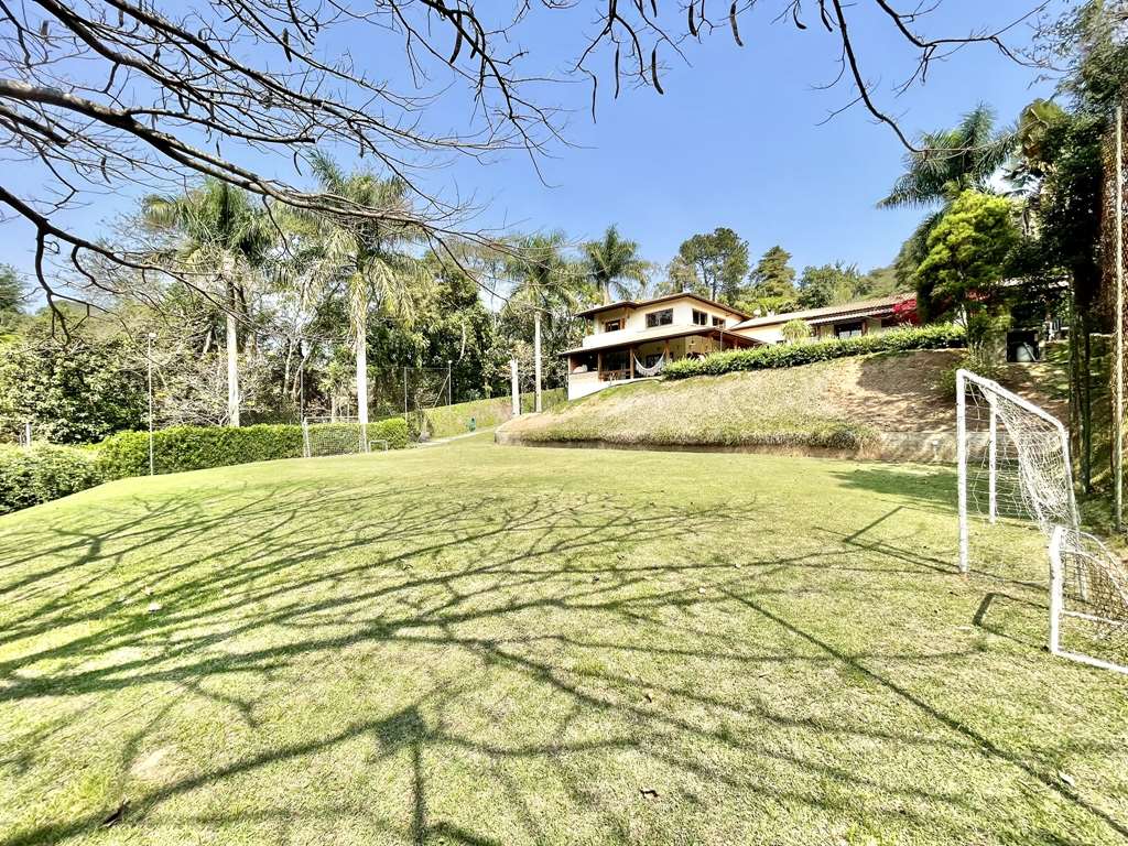Casa com 4 suítes, piscina e campo de futebol na Granja Viana, foto 48 de 48