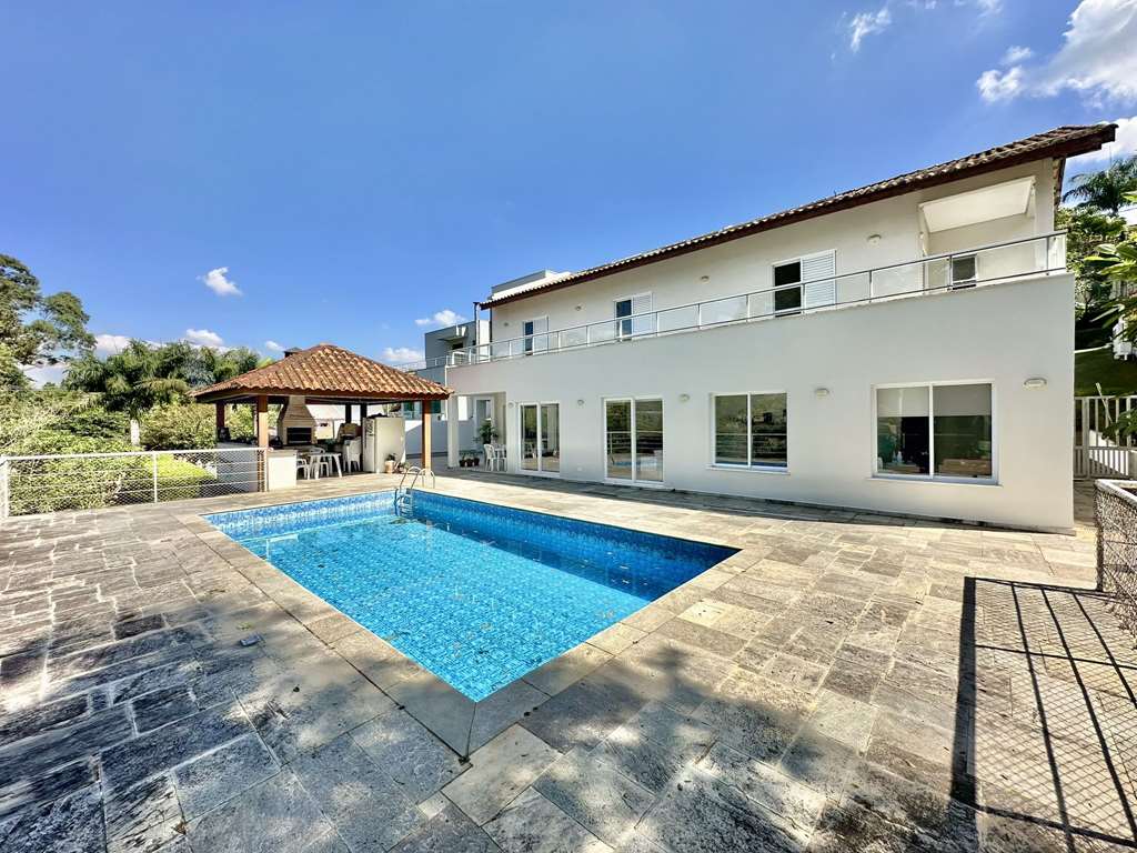 Casa ampla com 5 dormitórios / 4 suítes (1 no térreo) na Granja Viana, foto 1 de 47
