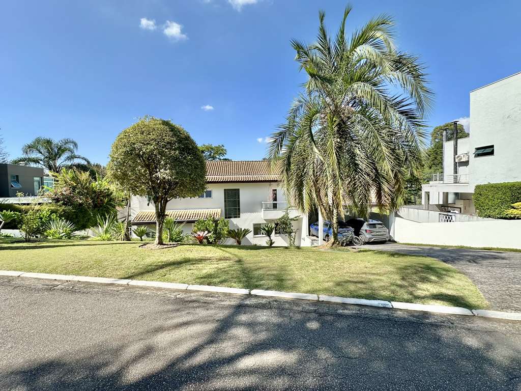 Casa ampla com 5 dormitórios / 4 suítes (1 no térreo) na Granja Viana, foto 4 de 47