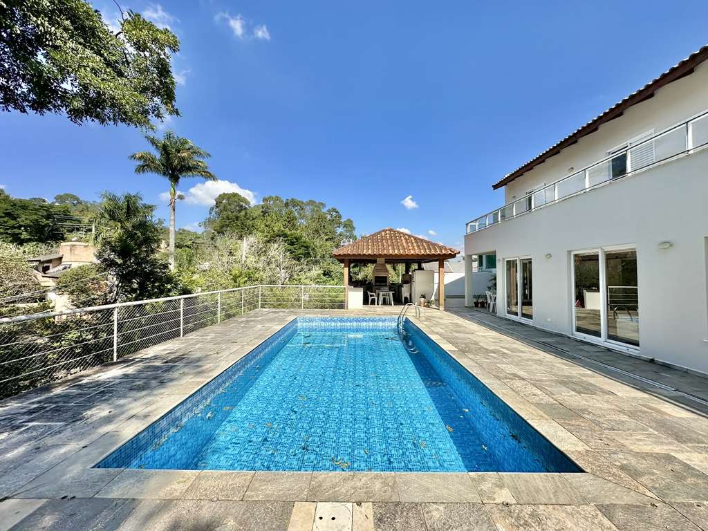 Casa ampla com 5 dormitórios / 4 suítes (1 no térreo) na Granja Viana, foto 26 de 47