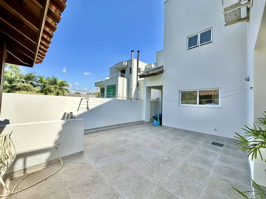 Casa ampla com 5 dormitórios / 4 suítes (1 no térreo) na Granja Viana, foto 30 de 47