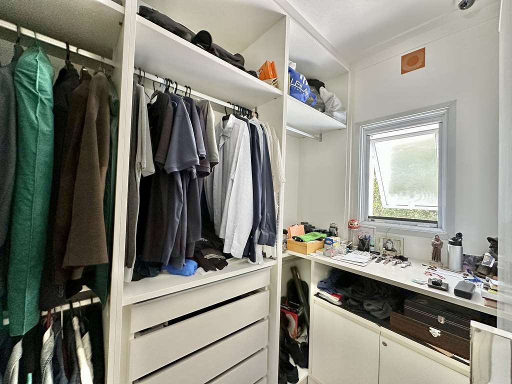 Casa ampla com 5 dormitórios / 4 suítes (1 no térreo) na Granja Viana, foto 35 de 47