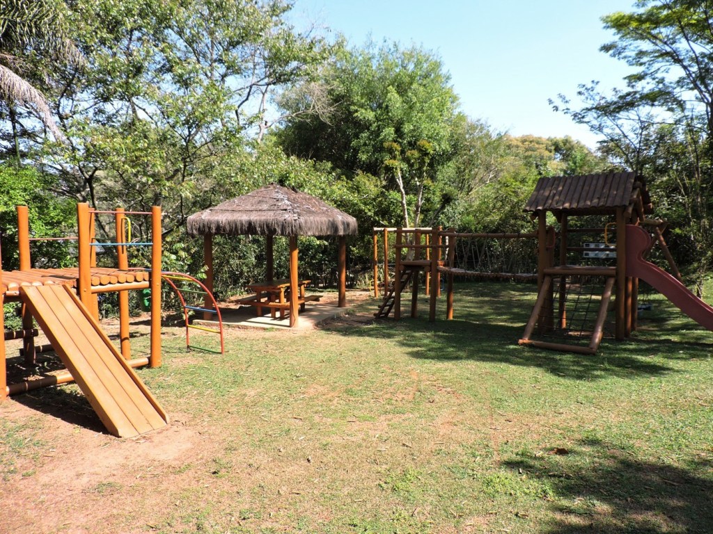 Casa ampla com 5 dormitórios / 4 suítes (1 no térreo) na Granja Viana, foto 47 de 47