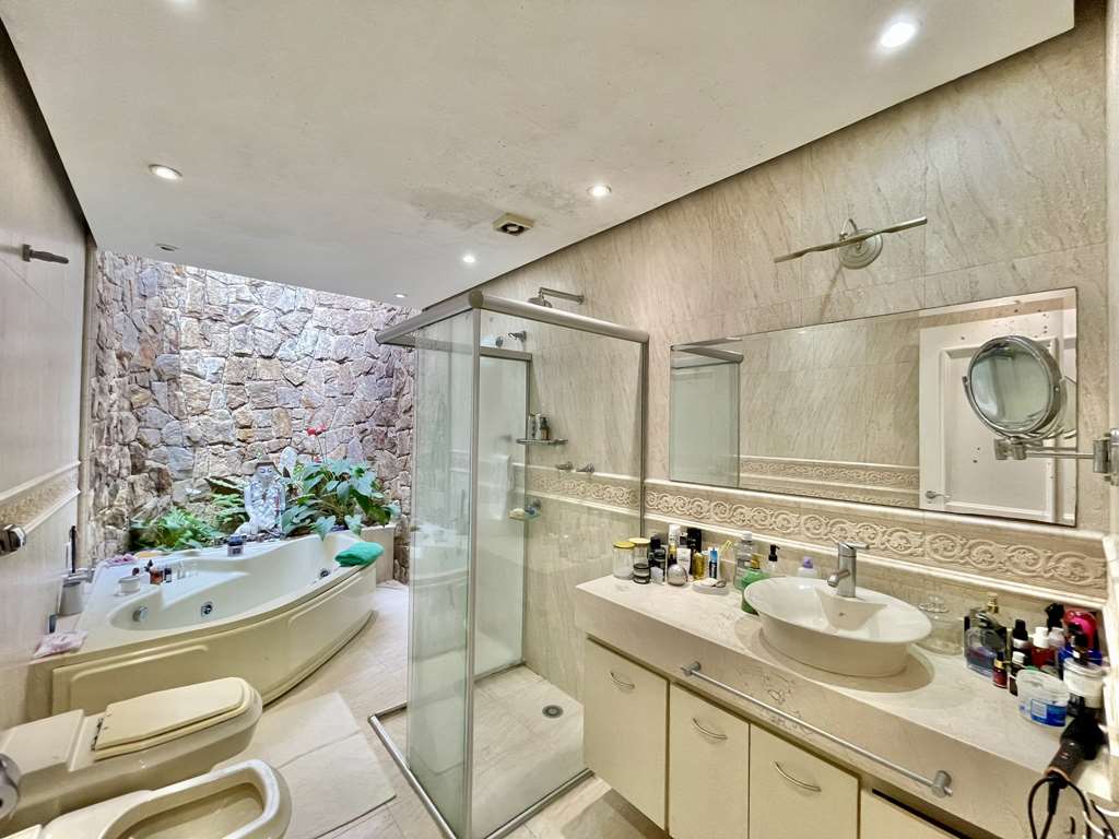 Casa impecável 90% térrea com 6 suítes na Granja Viana, foto 35 de 48