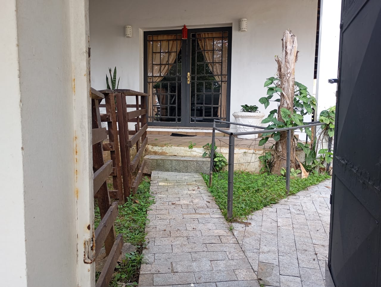 Casa com 4 dormitórios / 3 suítes na Granja Viana, foto 4 de 31