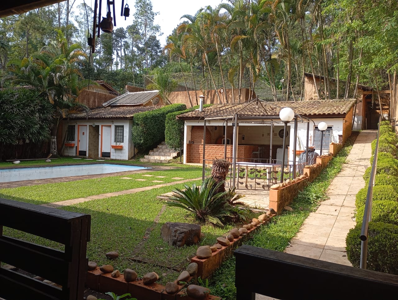 Casa com 4 dormitórios / 3 suítes na Granja Viana, foto 1 de 31