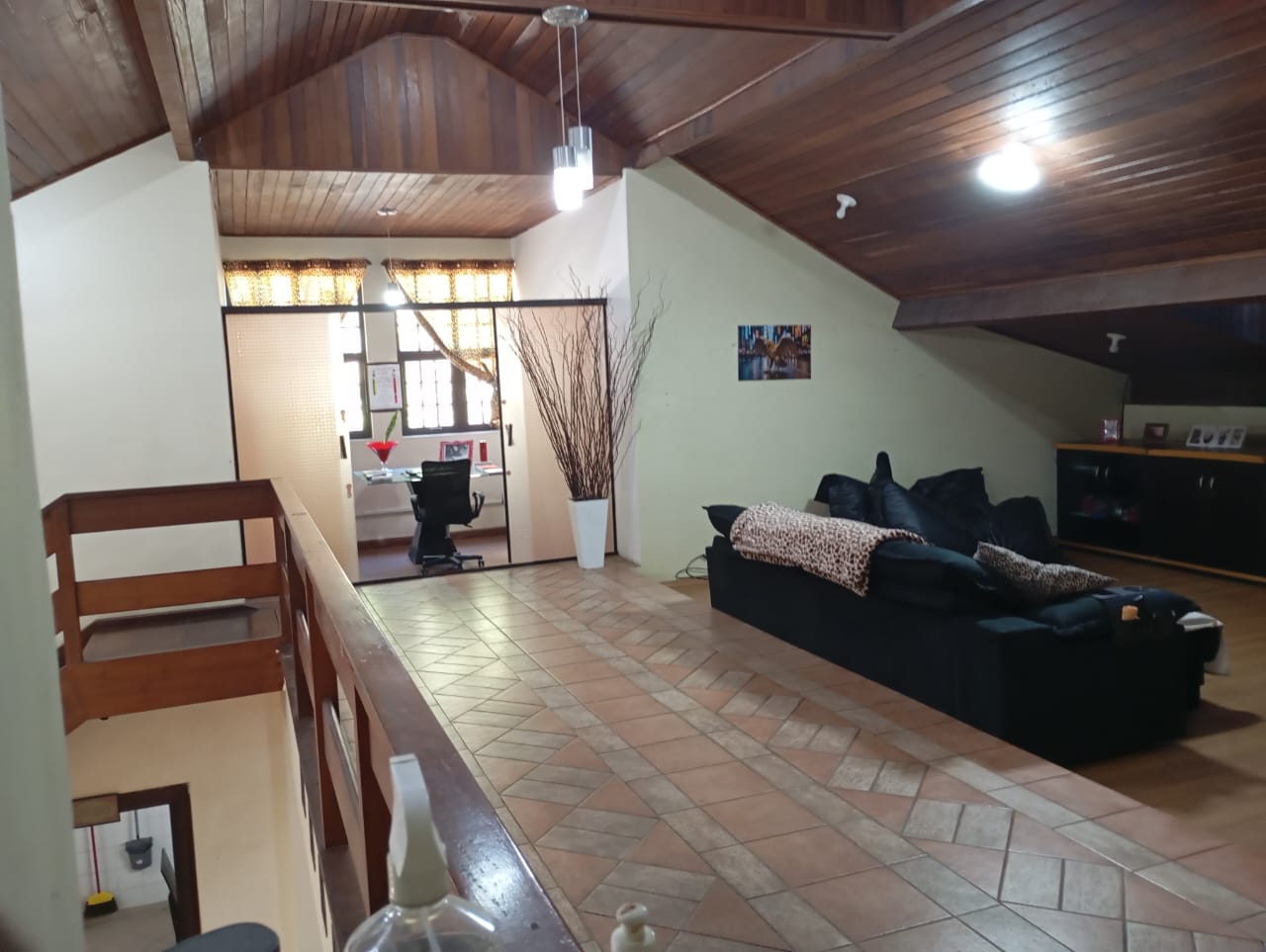Casa com 4 dormitórios / 3 suítes na Granja Viana, foto 5 de 31