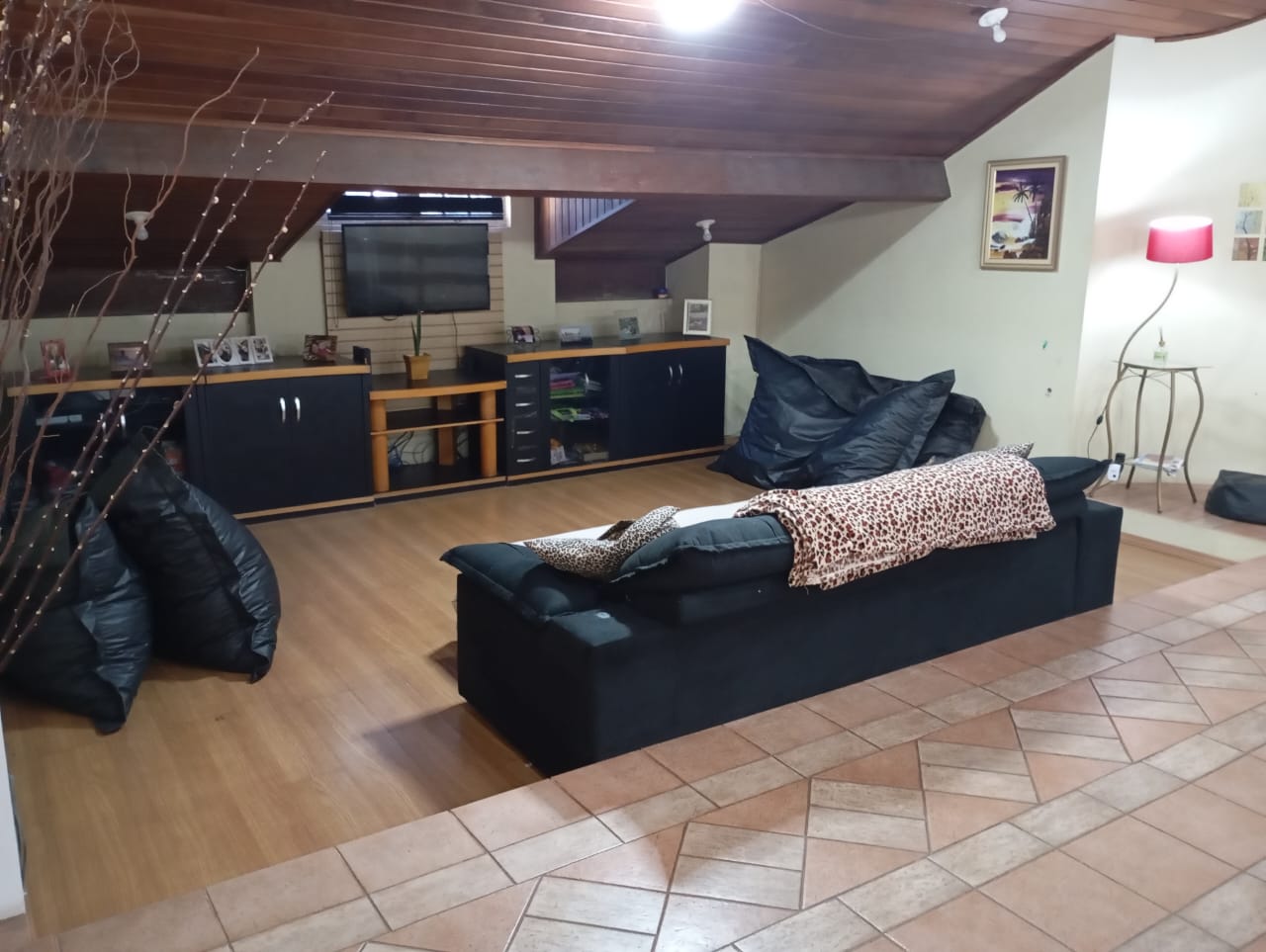 Casa com 4 dormitórios / 3 suítes na Granja Viana, foto 6 de 31