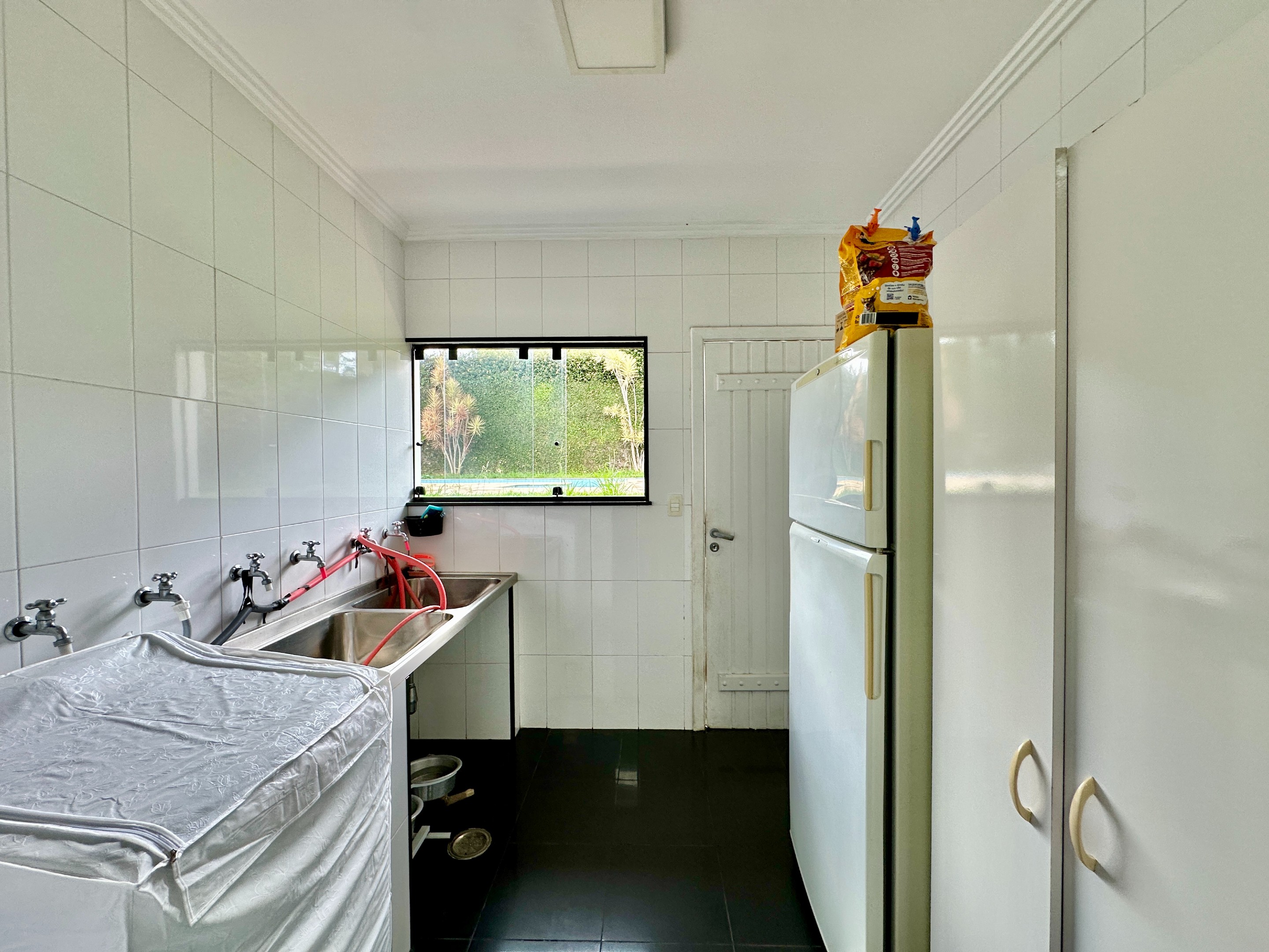 Casa impecável com 5 suítes na Granja Viana, foto 27 de 54