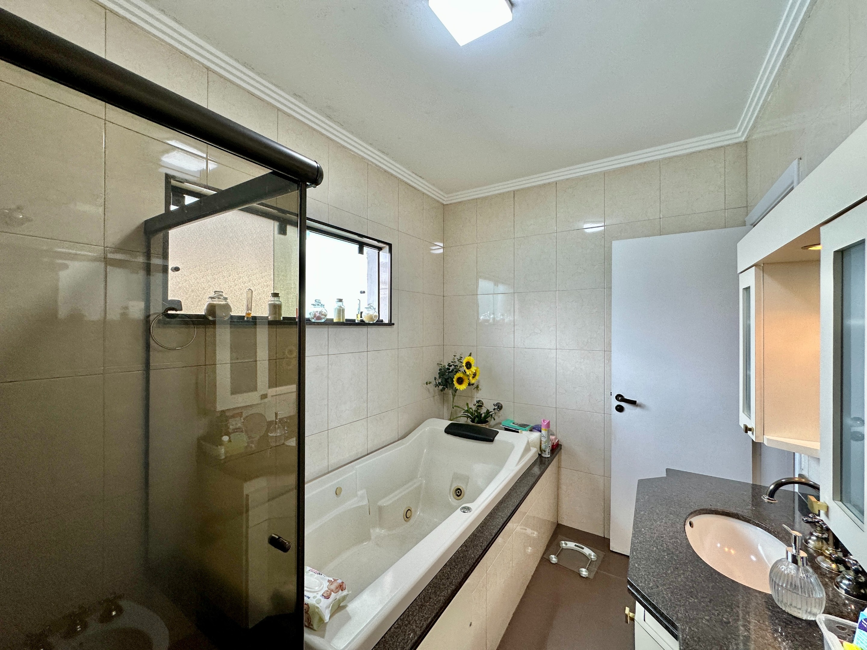 Casa impecável com 5 suítes na Granja Viana, foto 40 de 54
