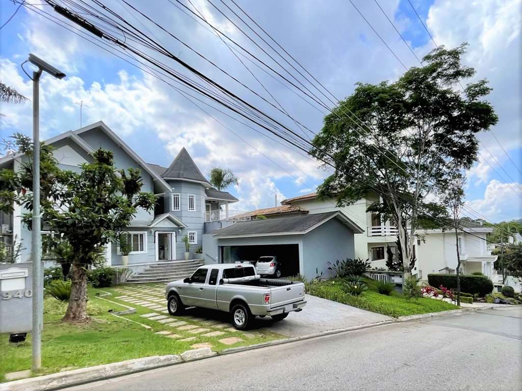 Linda casa com 4 suítes na Granja Viana, foto 4 de 49