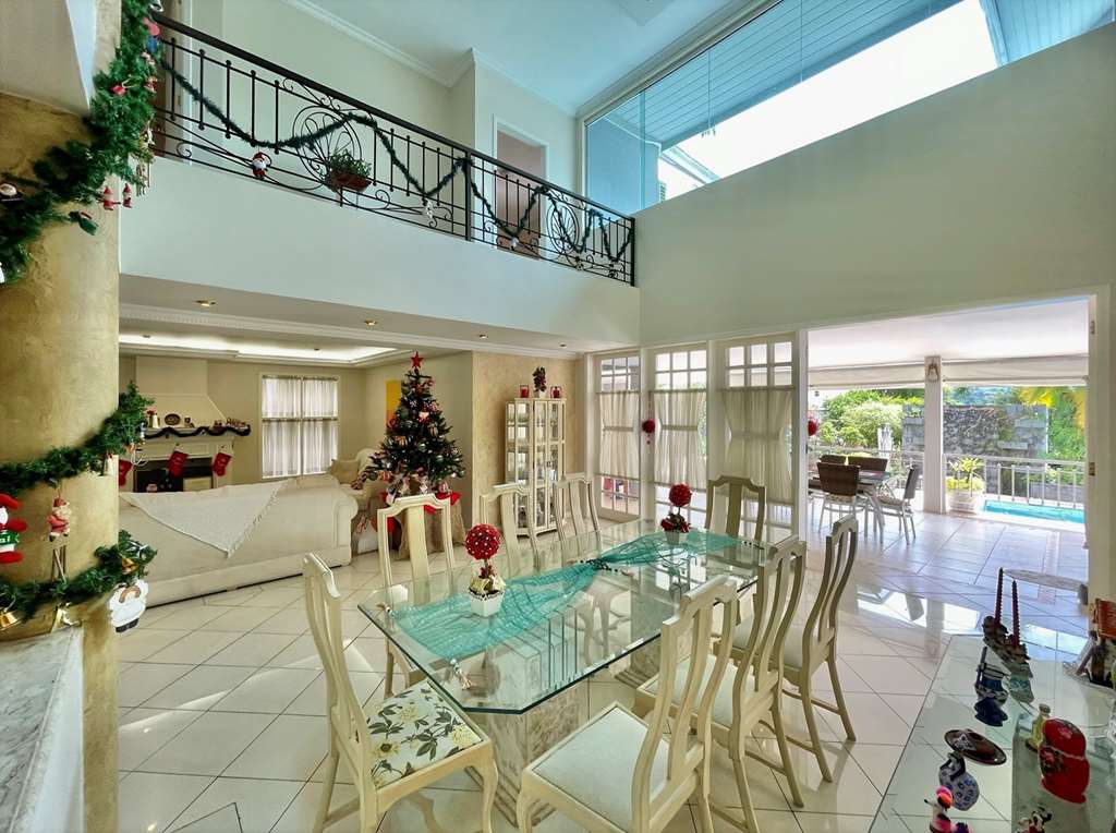 Linda casa com 4 suítes na Granja Viana, foto 7 de 49