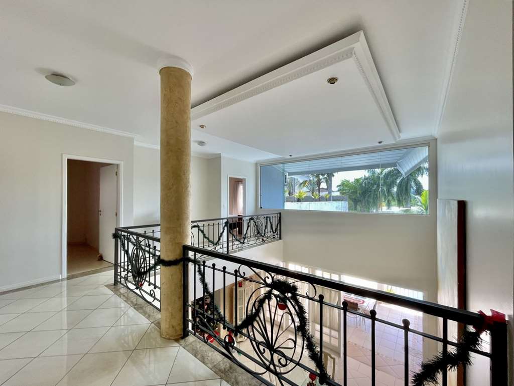 Linda casa com 4 suítes na Granja Viana, foto 23 de 49