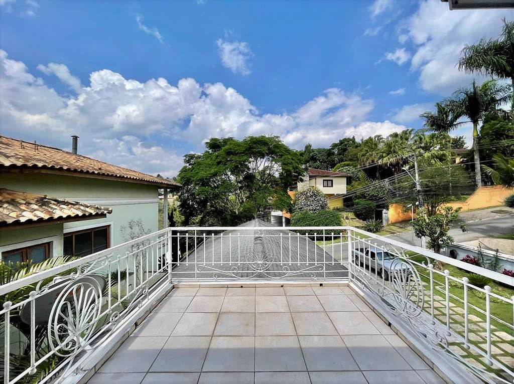 Linda casa com 4 suítes na Granja Viana, foto 27 de 49