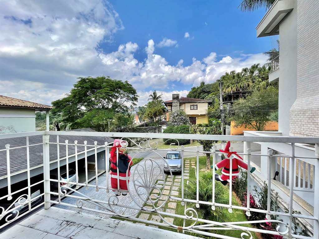 Linda casa com 4 suítes na Granja Viana, foto 32 de 49