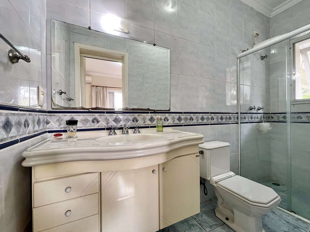 Linda casa com 4 suítes na Granja Viana, foto 34 de 49