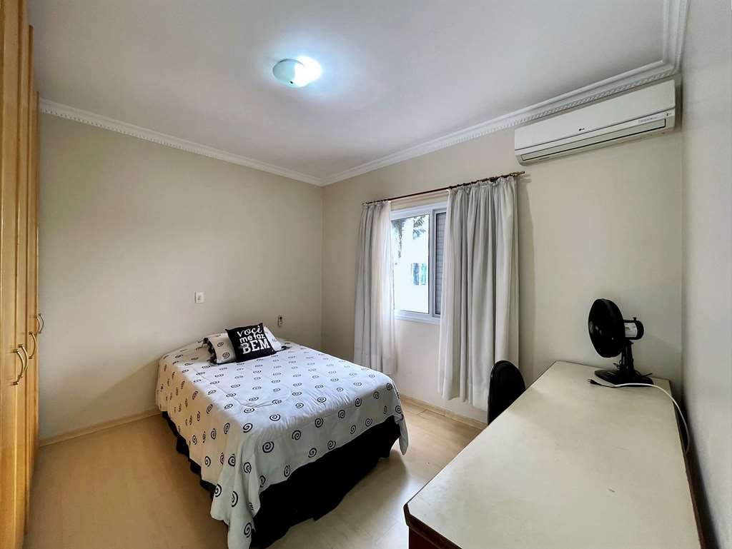 Linda casa com 4 suítes na Granja Viana, foto 35 de 49