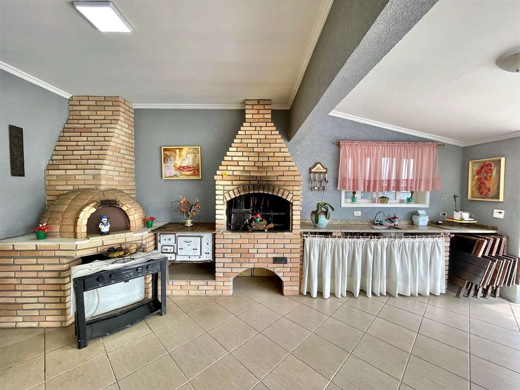 Linda casa com 4 suítes na Granja Viana, foto 39 de 49