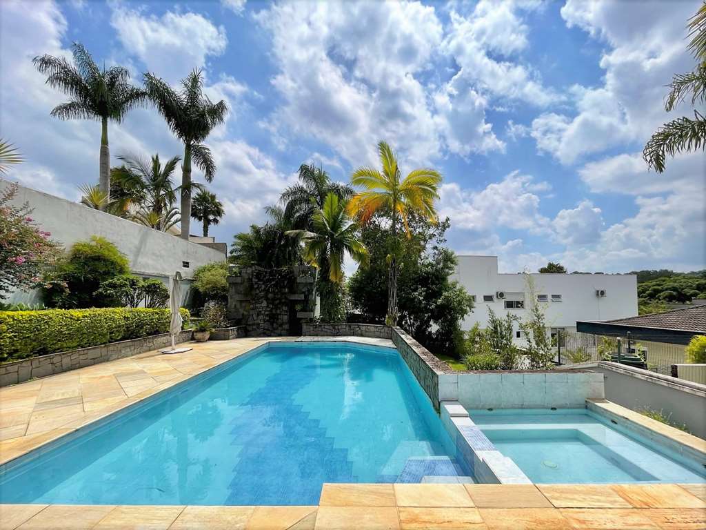 Linda casa com 4 suítes na Granja Viana, foto 41 de 49