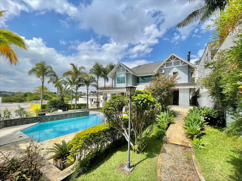 Linda casa com 4 suítes na Granja Viana, foto 42 de 49