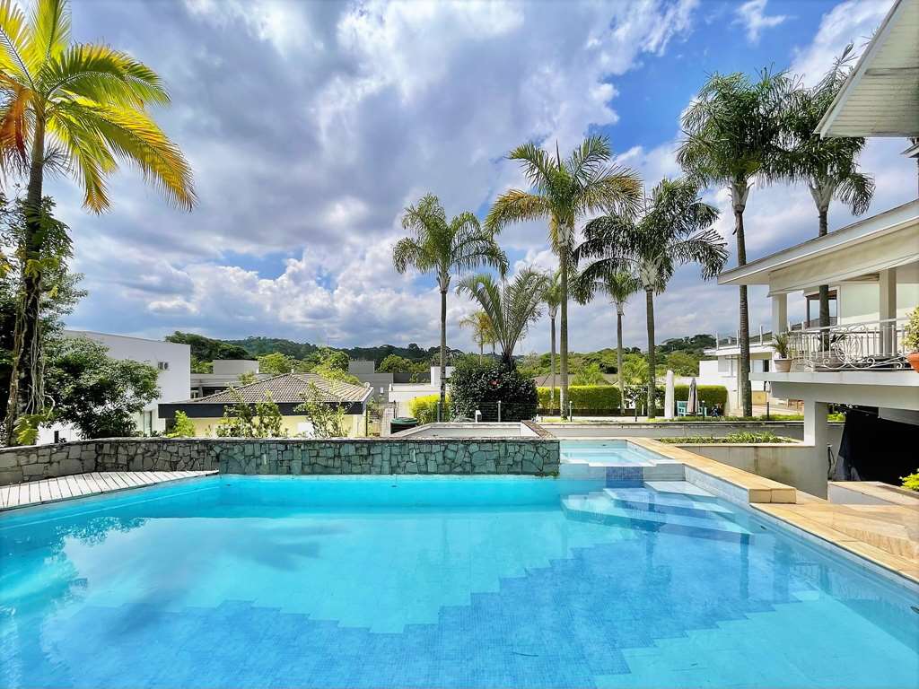 Linda casa com 4 suítes na Granja Viana, foto 44 de 49
