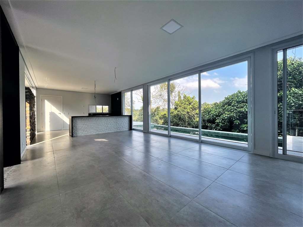Casa zero km moderna com 4 suítes na Granja Viana, foto 9 de 47