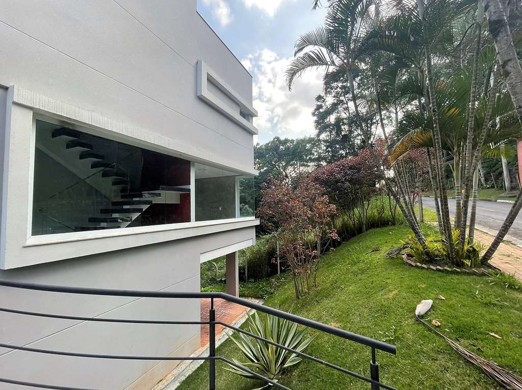 Casa zero km moderna com 4 suítes na Granja Viana, foto 12 de 47